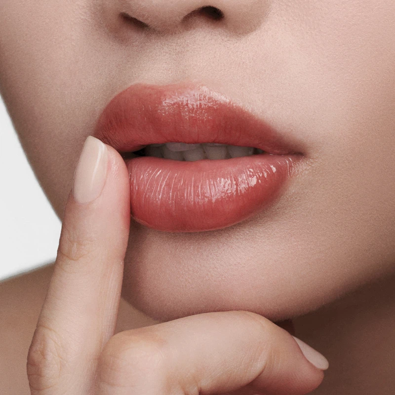 Augustinus Bader x Sofia Coppola - The Tinted Balm_Shade 2_model demo_Asian skin